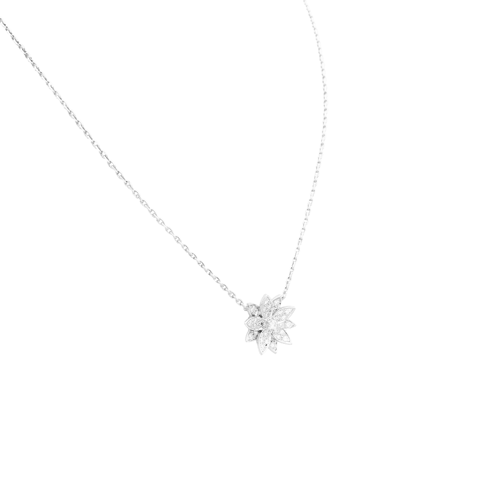 Pendentif Van Cleef & Arpels, "Lotus", or blanc et diamants. 2