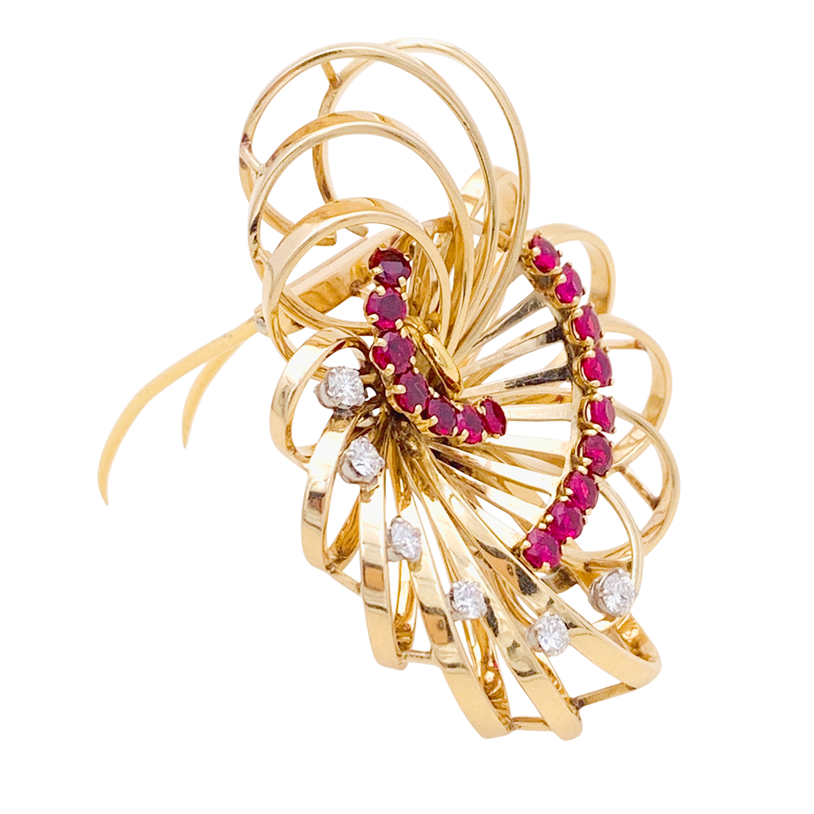 Broche BOUCHERON, or jaune, platine, rubis et diamants. 4