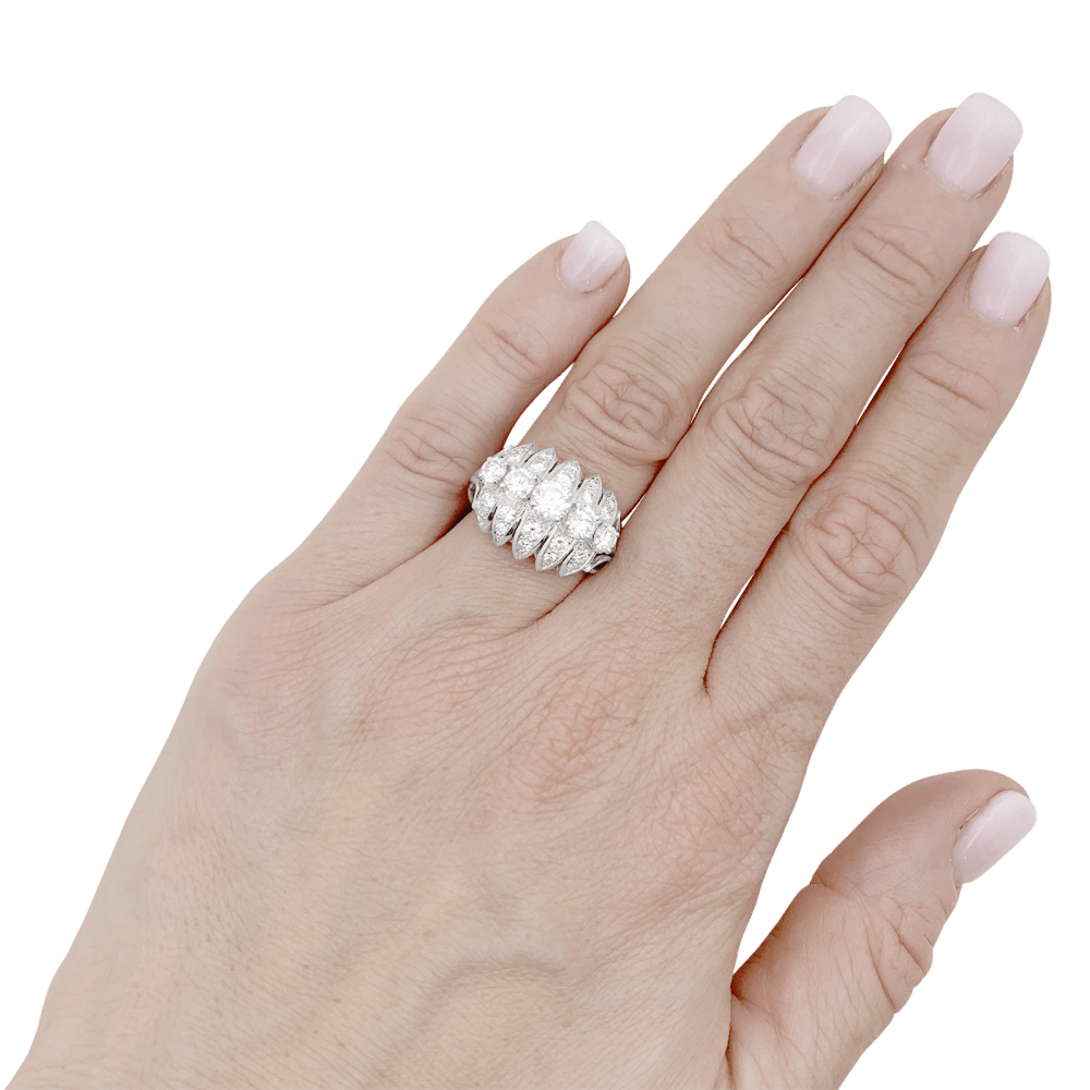 Bague Mellerio, platine et diamants. 5