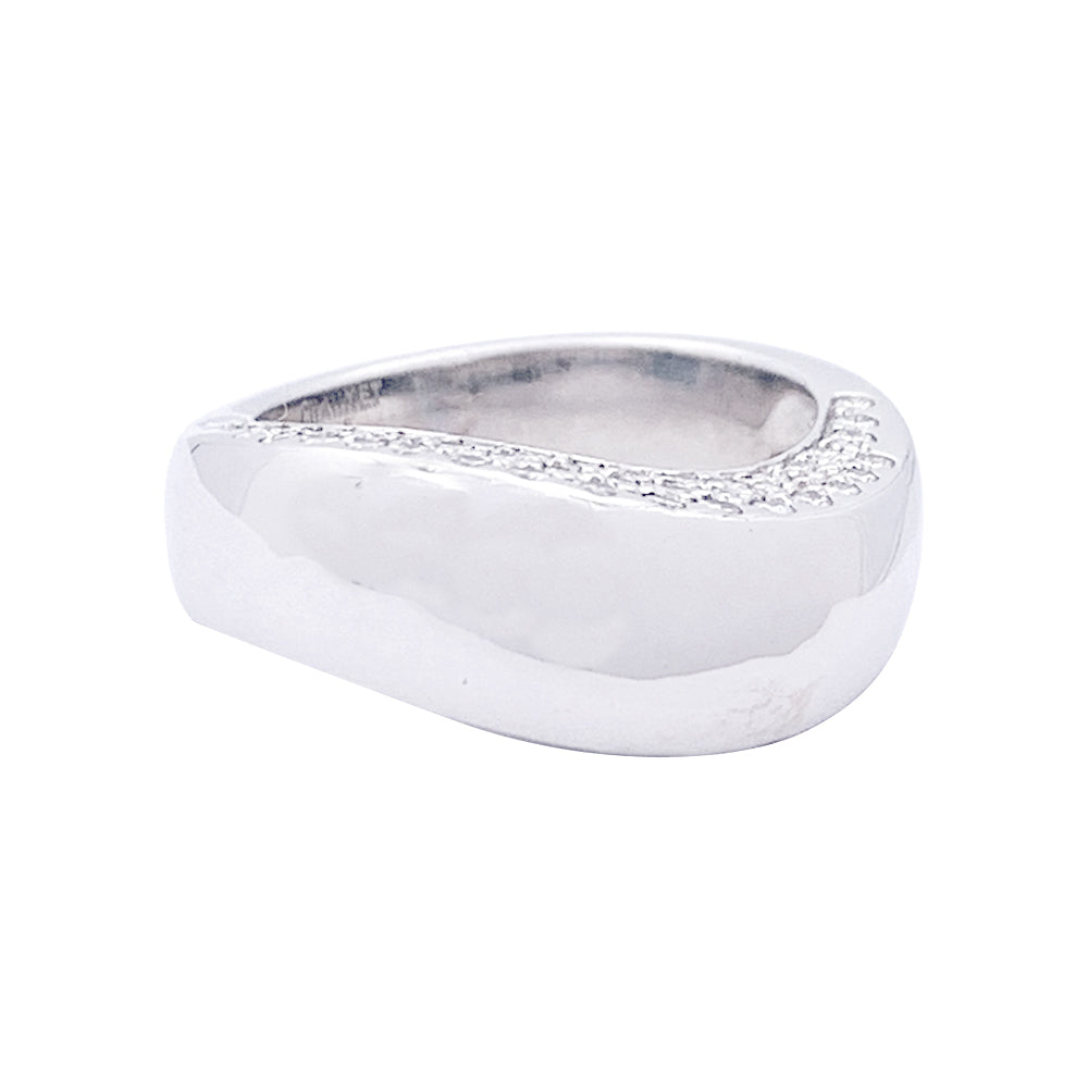 Bague Chaumet, "Valse", or blanc, diamants. 1