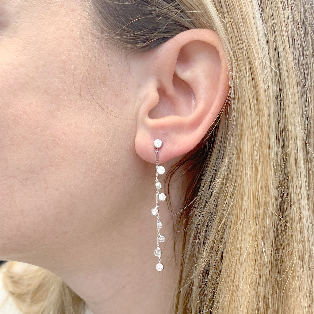 Boucles d'oreilles Dior "Baby diamants", or blanc et diamants. 5