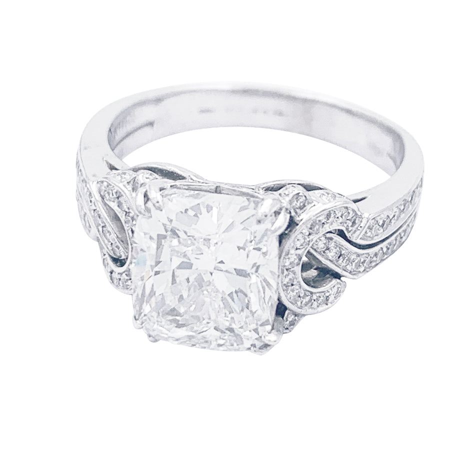 Bague Mauboussin, "Subtil Message", or blanc, diamant coussin. 8
