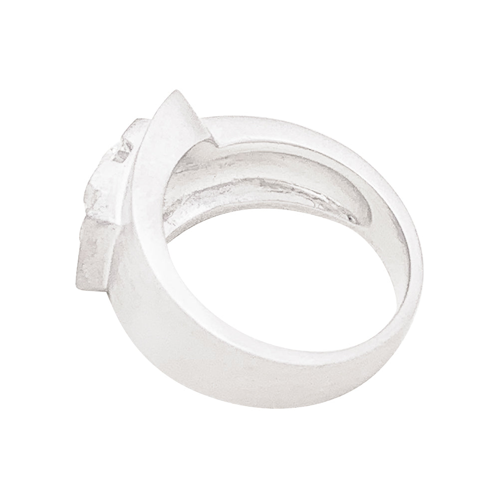 Bague chevalière, or blanc, diamant. 1