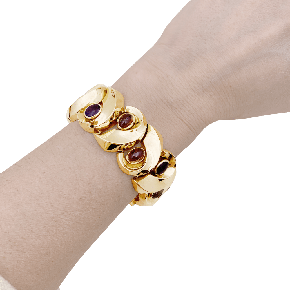 Bracelet or jaune, pierres de couleur. 6