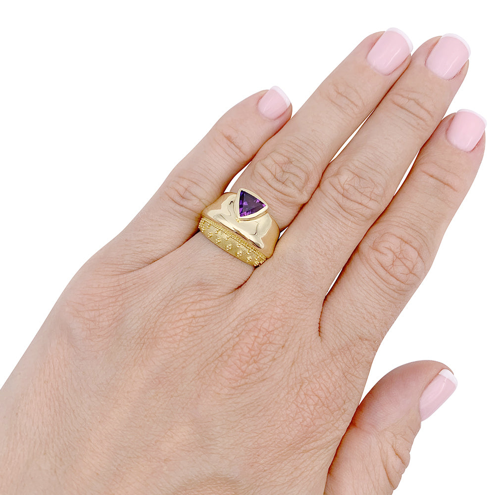 Bague or jaune, améthyste. 1