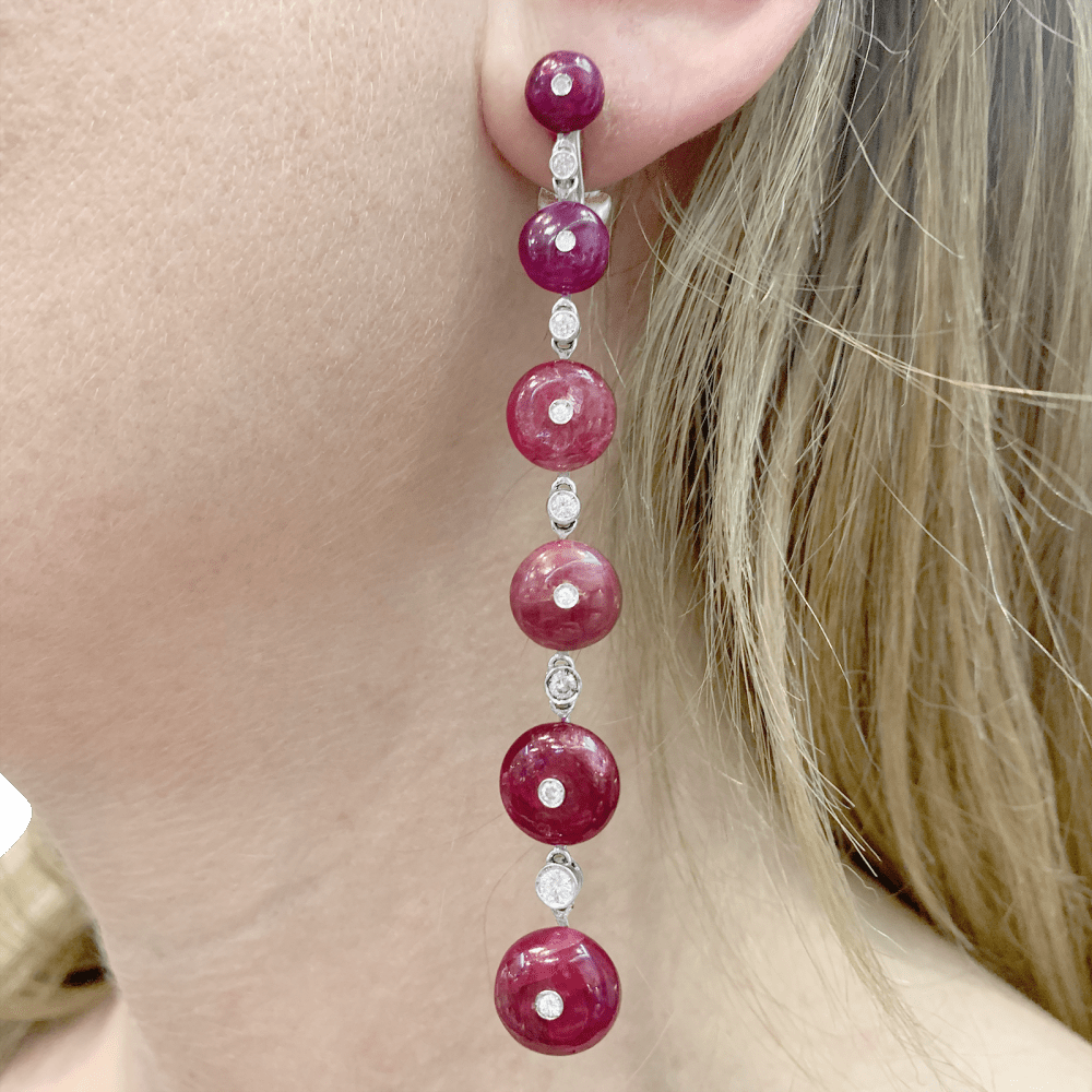 Boucles d'oreilles Repossi, or blanc, rubis et diamants. 5