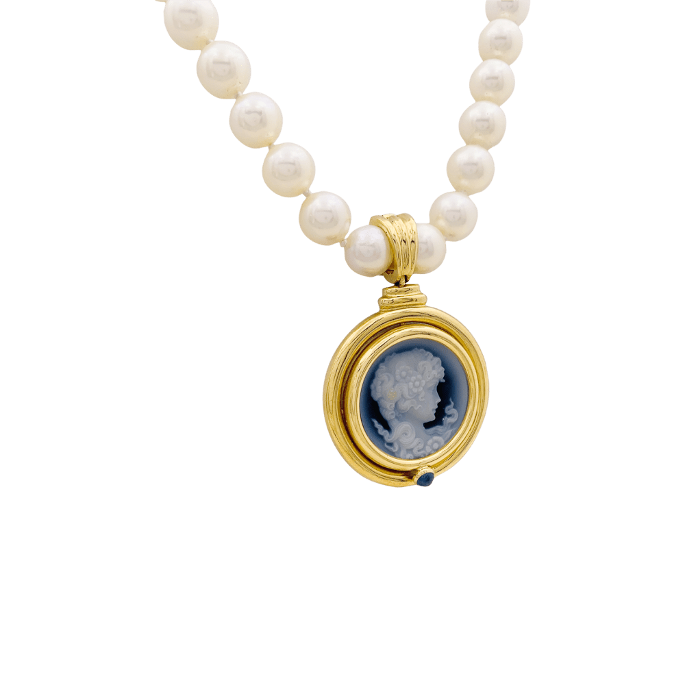 Collier or jaune, perles de culture, camée onyx. 3