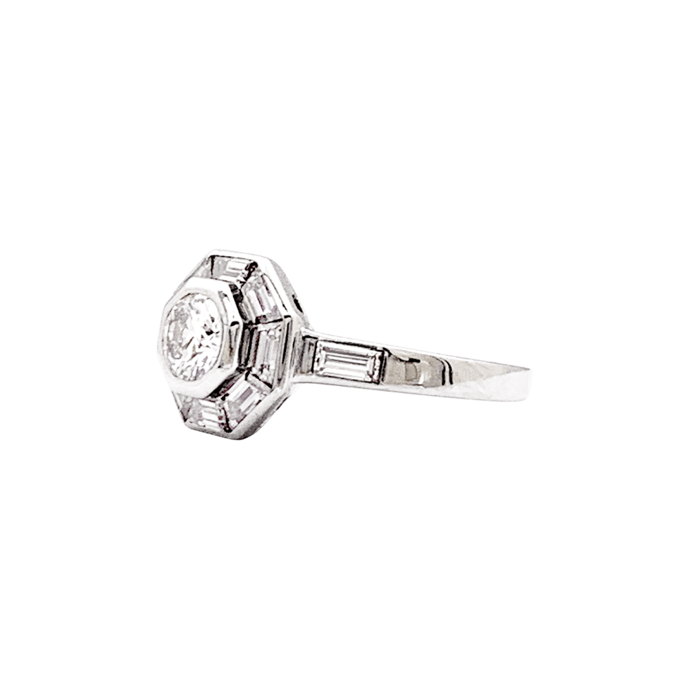 Bague Mellerio en platine et diamants. 3