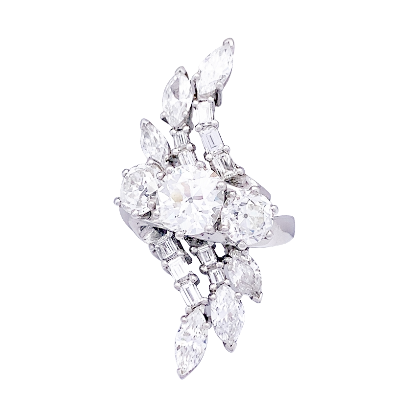 Diamond ring, platinum.