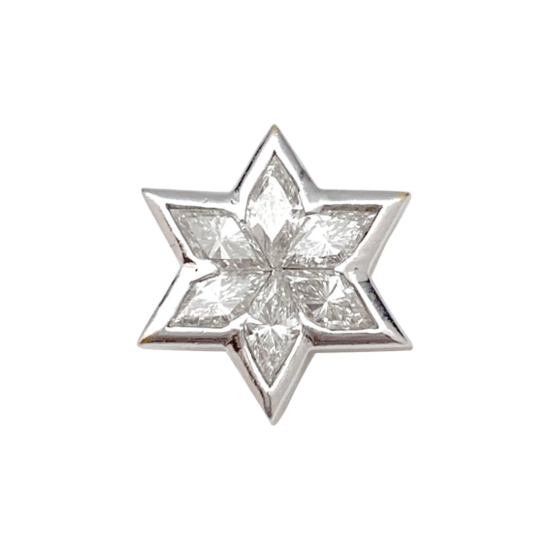 Colgante de oro blanco, estrella de diamantes.