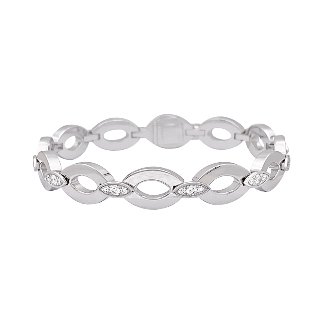 Cartier “Diadéa” bracelet in white gold, diamonds.