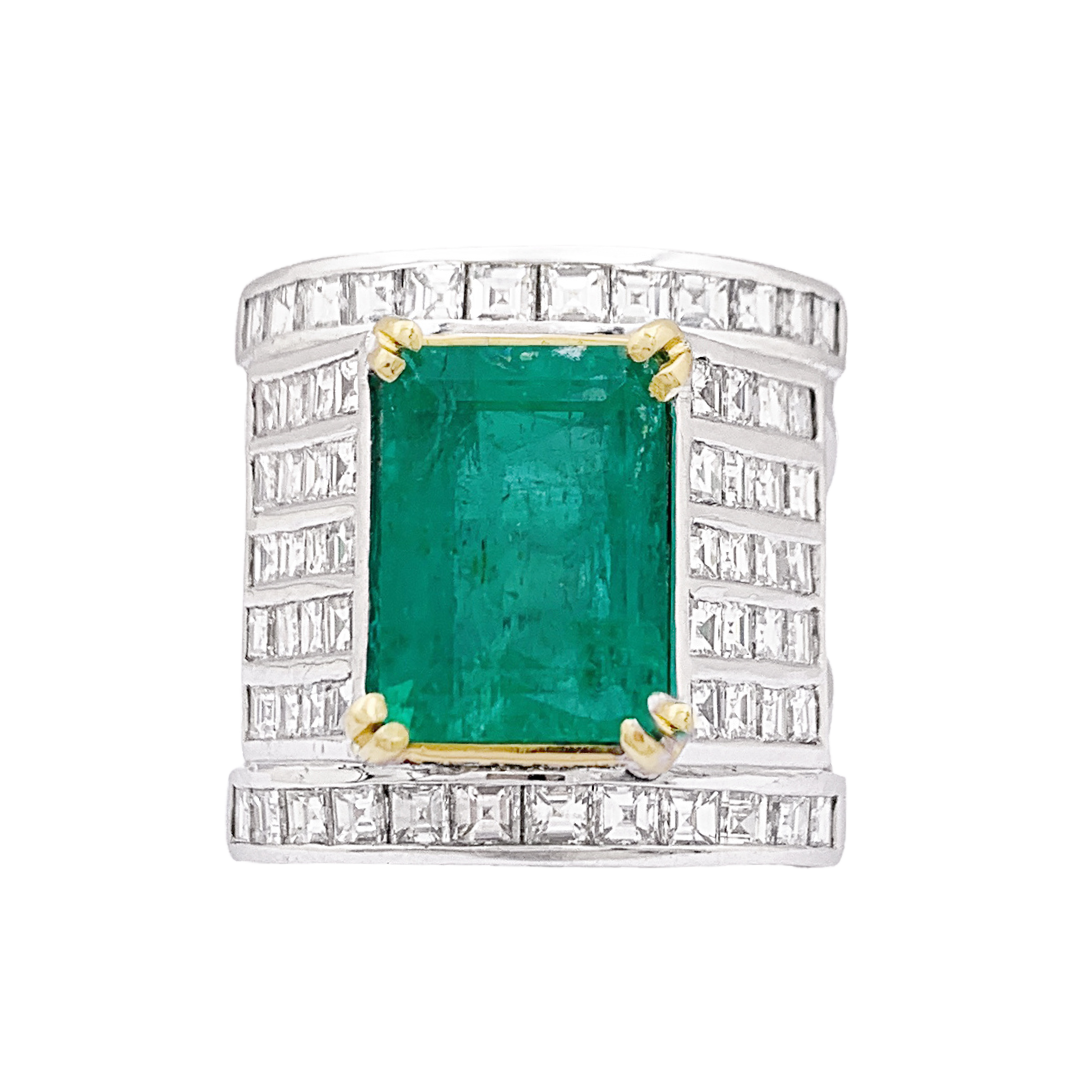 Importante anillo Repossi en dos oros, esmeralda, diamantes.