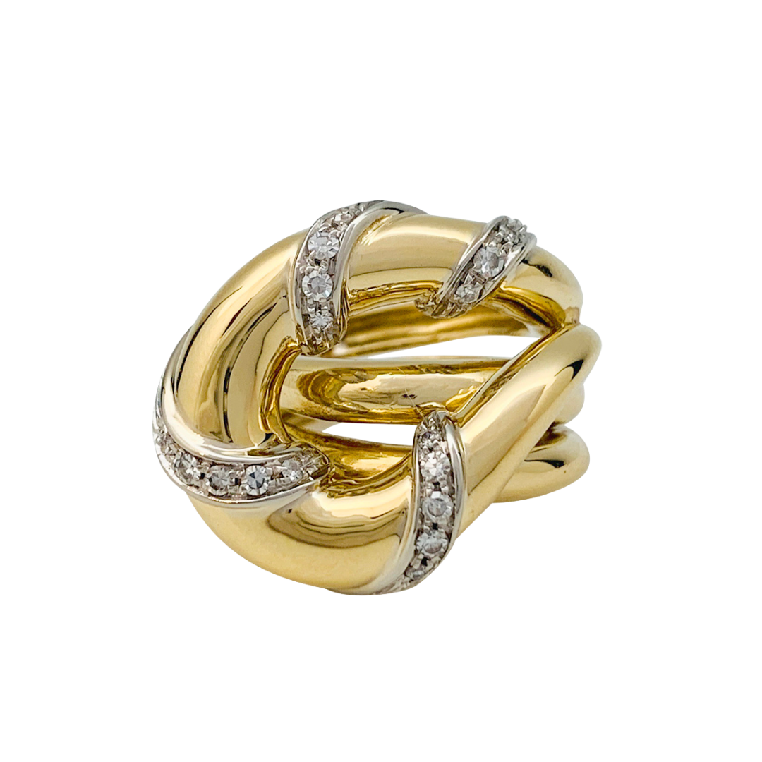 Anillo “Nudo”, dos oros engastados con diamantes.