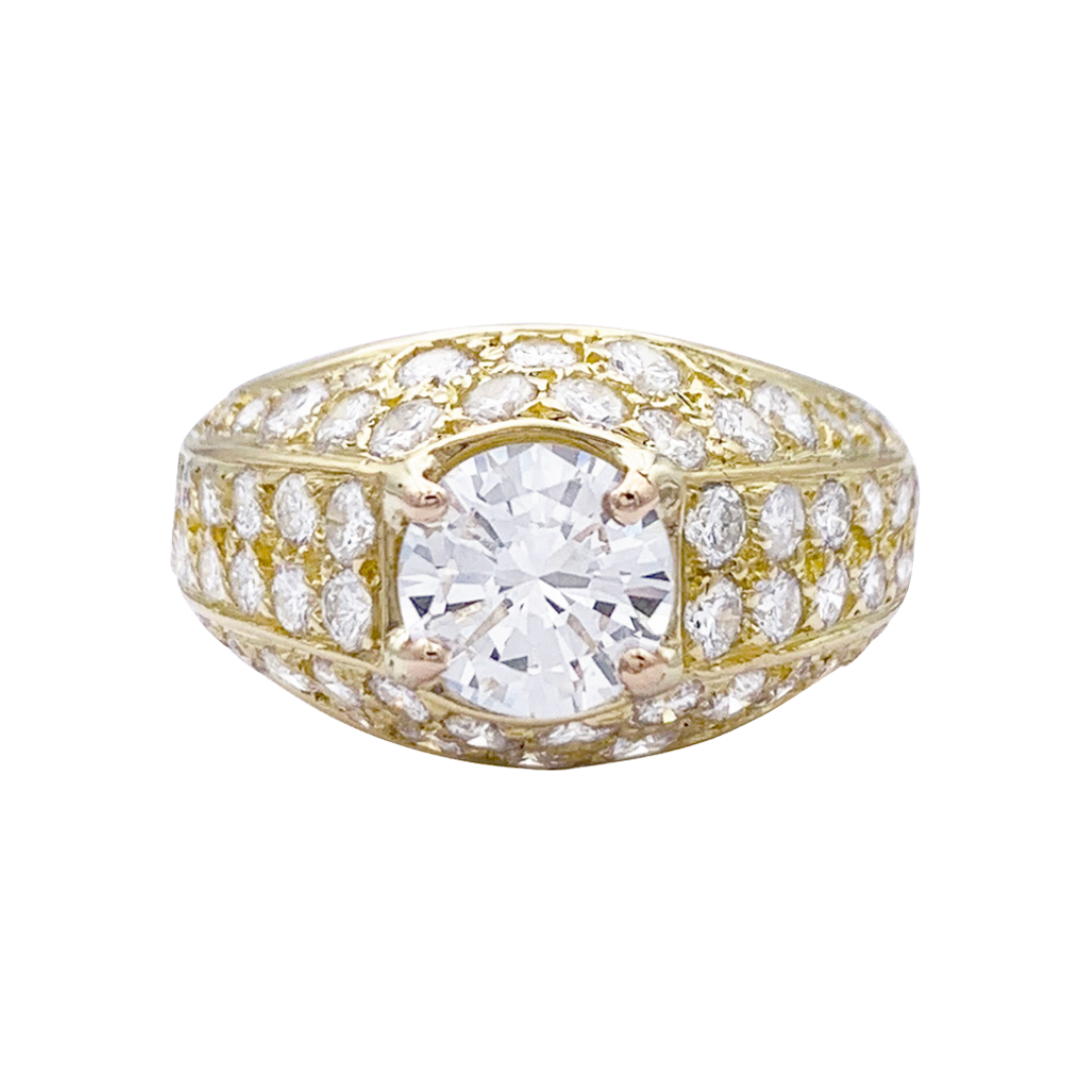 Anillo de oro amarillo, diamantes.