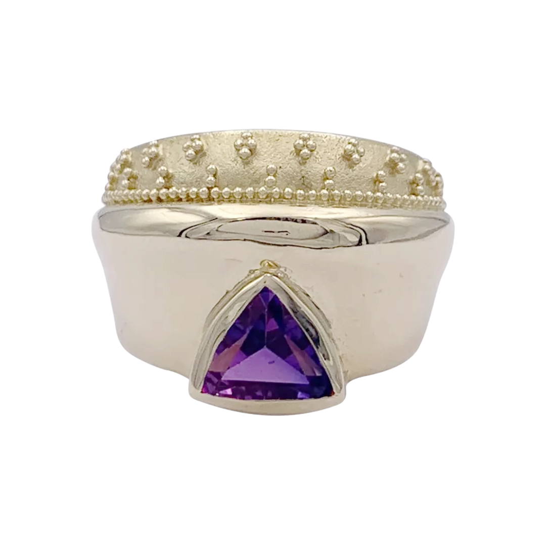Bague or jaune, améthyste.