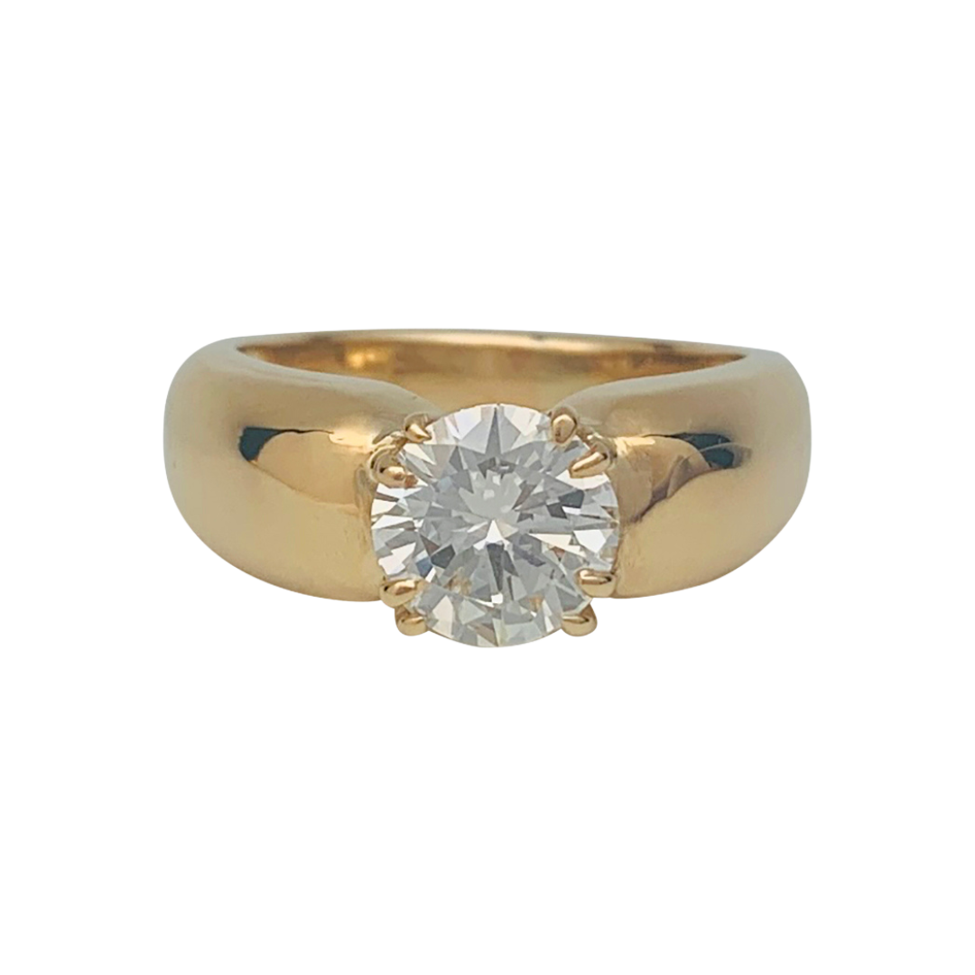 Anillo brazalete de oro amarillo y diamantes.