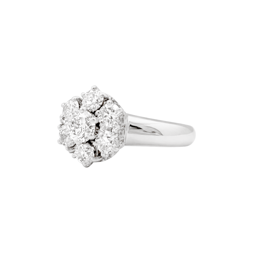 Bague « Fleur », or blanc et diamants. 2
