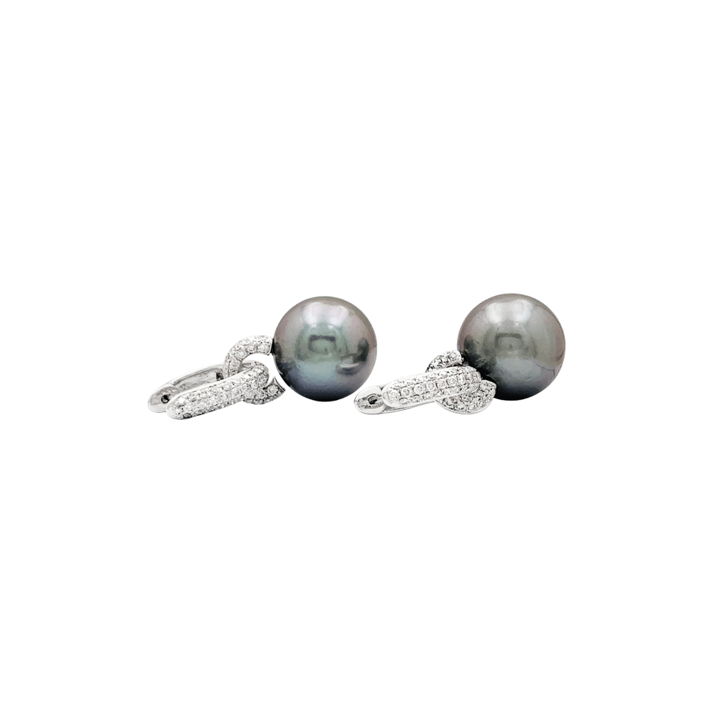 Boucles d'oreilles perles de Tahiti et diamants. 3