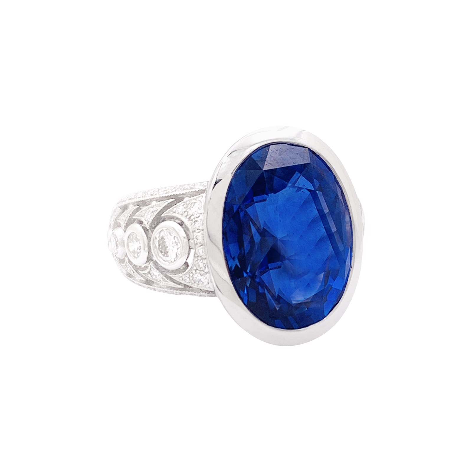 Bague en or blanc, saphir et diamants. 2