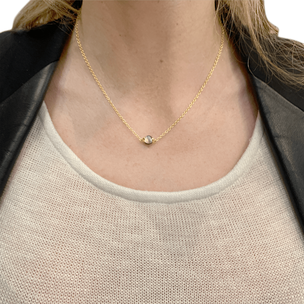 Collier Pomellato, "M'ama non M'ama", or rose, pierre de lune, argent et saphirs. 7