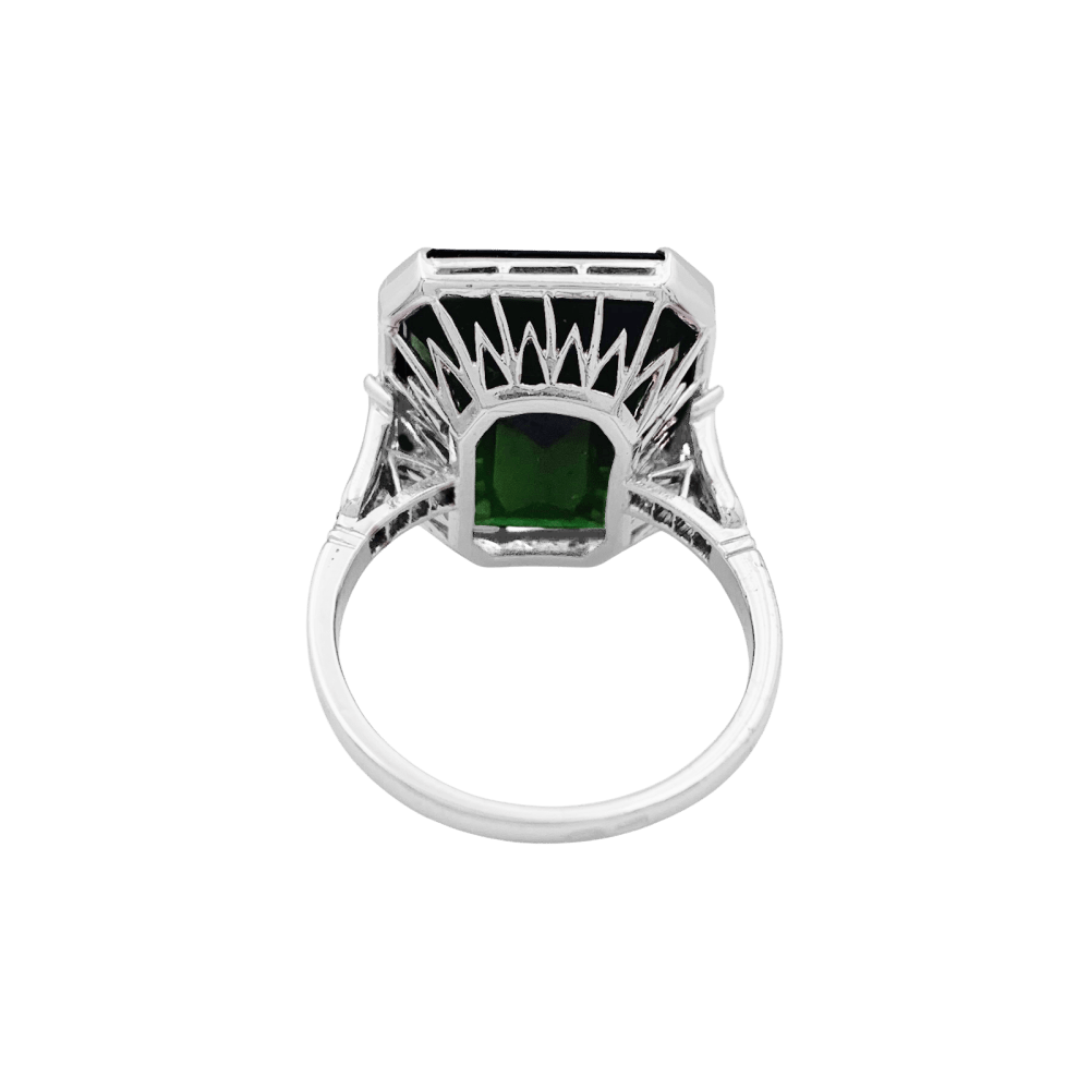 Bague or blanc et platine sertie d'une tourmaline et de diamants. 4