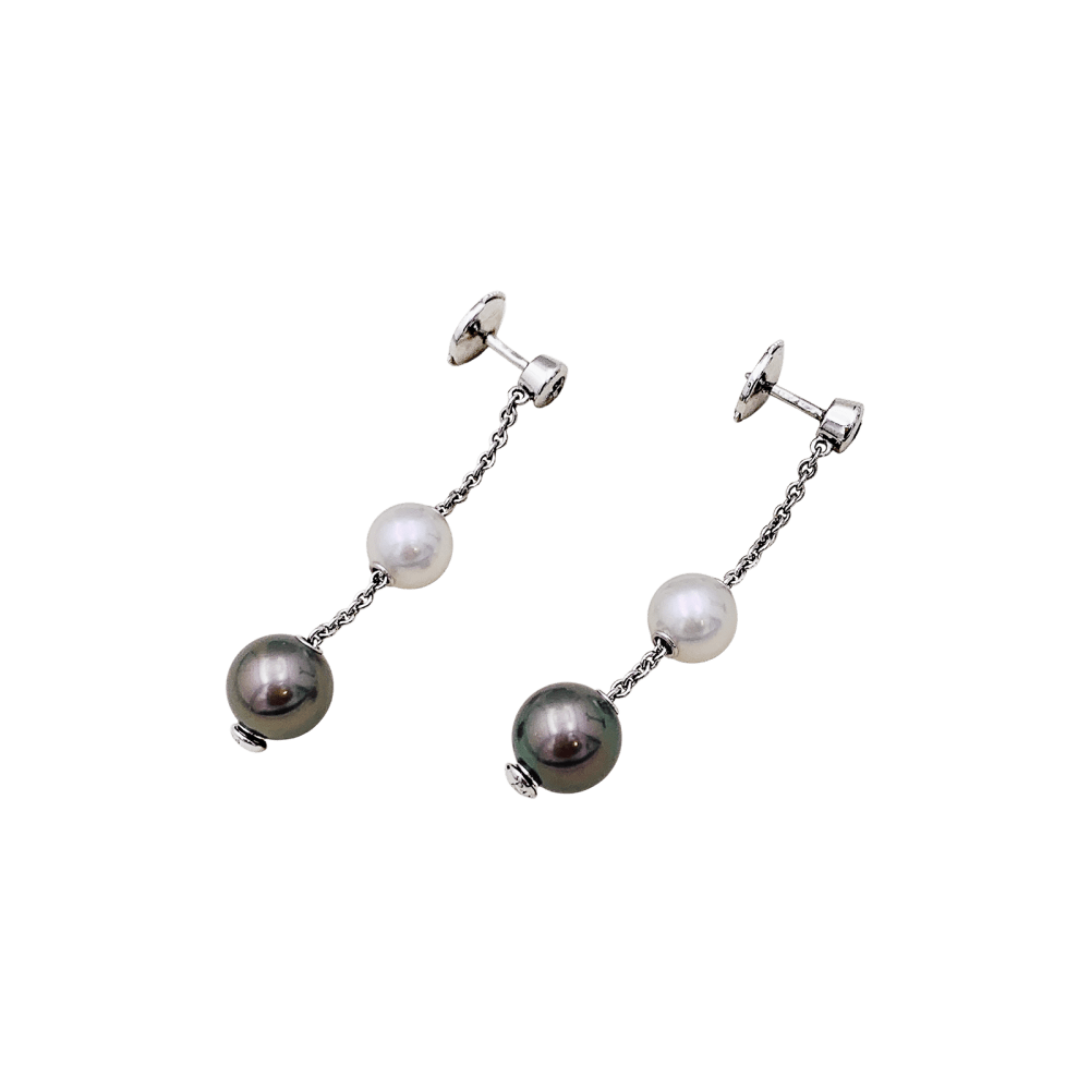 Boucles d'oreilles Mikimoto, or blanc, perles et diamants. 3