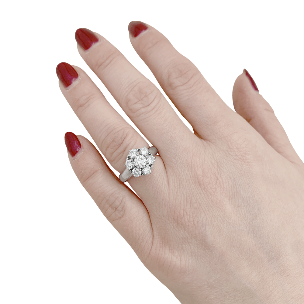 Bague « Fleur », or blanc et diamants. 5