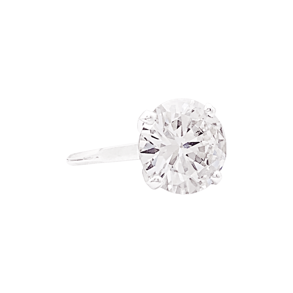 Bague en platine sertie d'un diamant 5.01 carats. 3