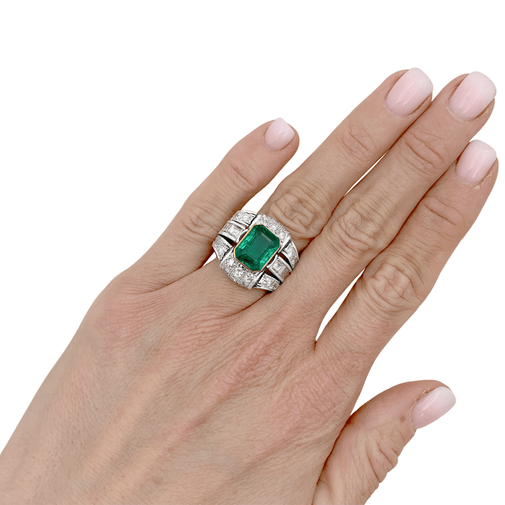 Bague émeraude de Colombie, diamants, platine, or jaune. 5