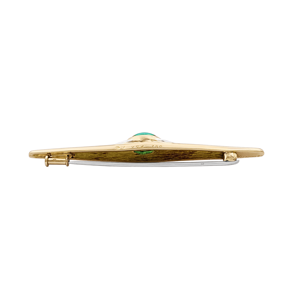 Broche Van Cleef & Arpels, or jaune, platine, chrysoprase cabochon et diamants. 4