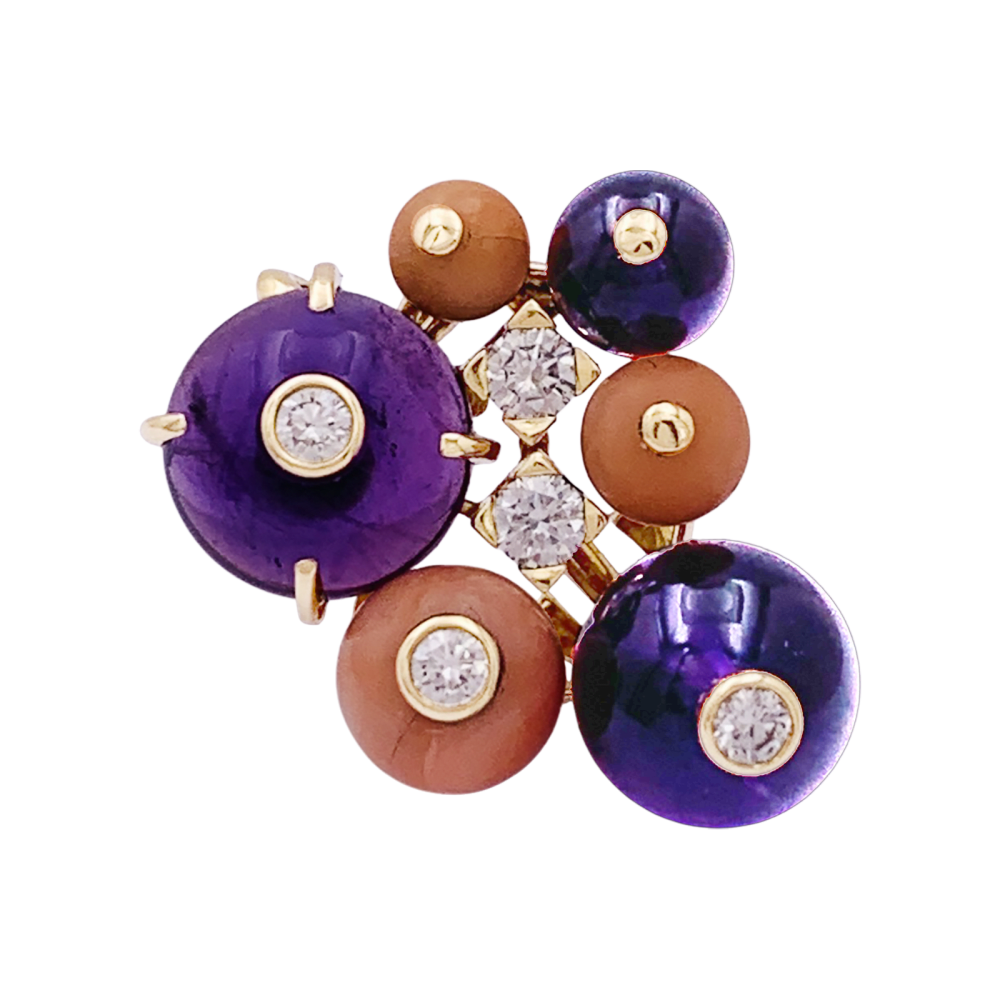 Pendentif Cartier "Délices de Goa" en or jaune, améthystes, corail et diamants. 3