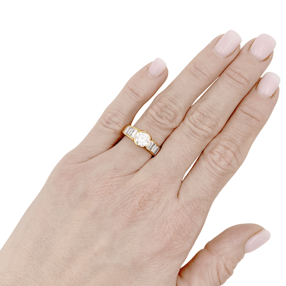 Bague or jaune et diamants. 5