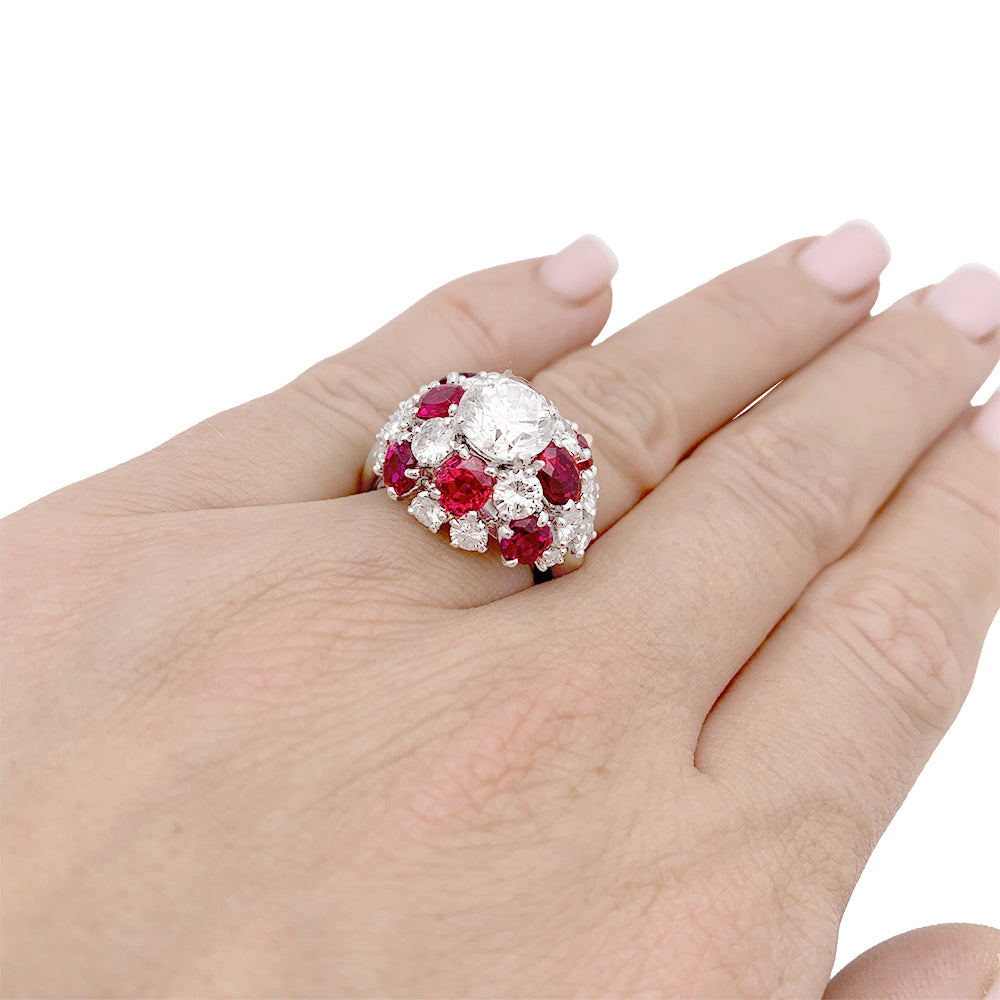 Bague platine, diamants, rubis. 5