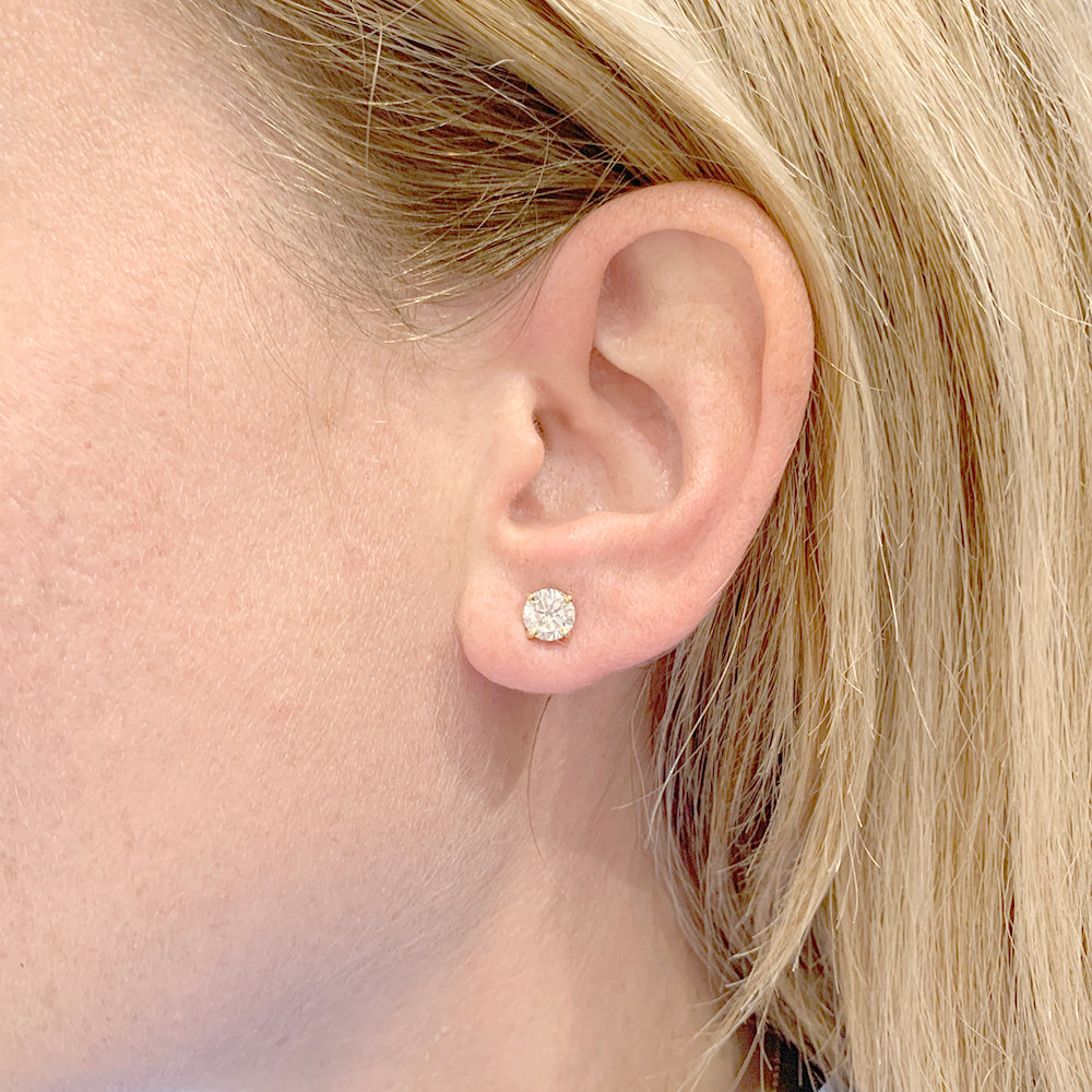 Puces d’oreilles en or jaune 18K et diamants 0,20 carat d'occasion 4