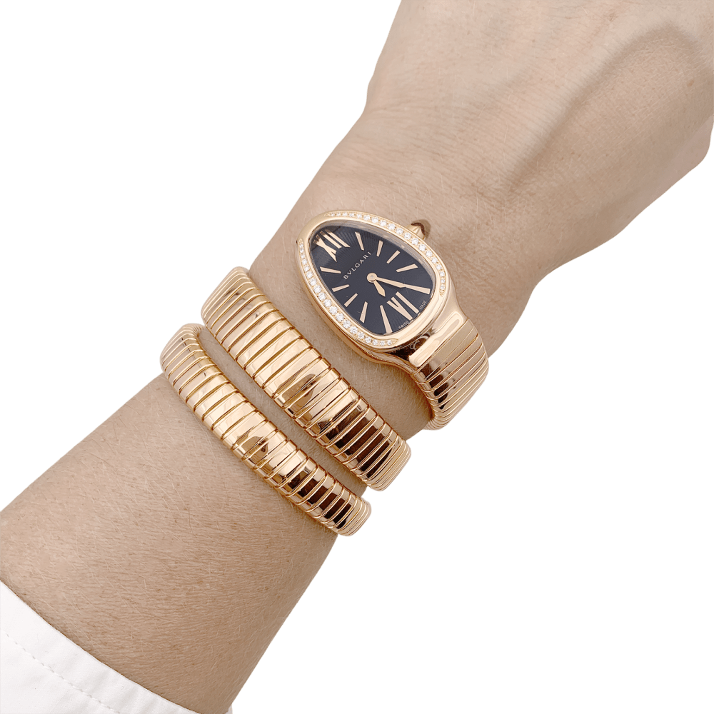 Montre Bulgari, “Serpenti Tubogas”, or rose, diamants. 8