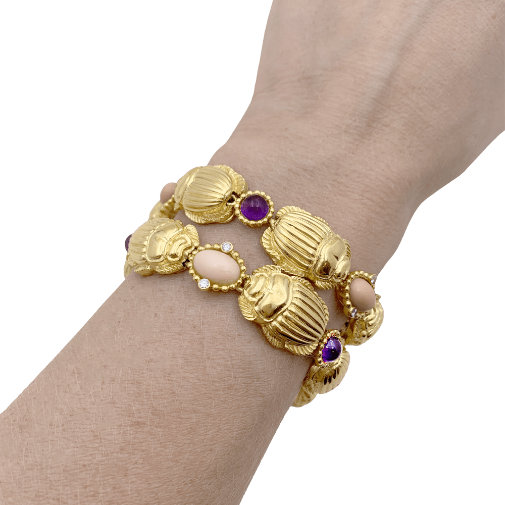 Collier transformable en deux bracelets or jaune, corail, améthyste et diamants. 5