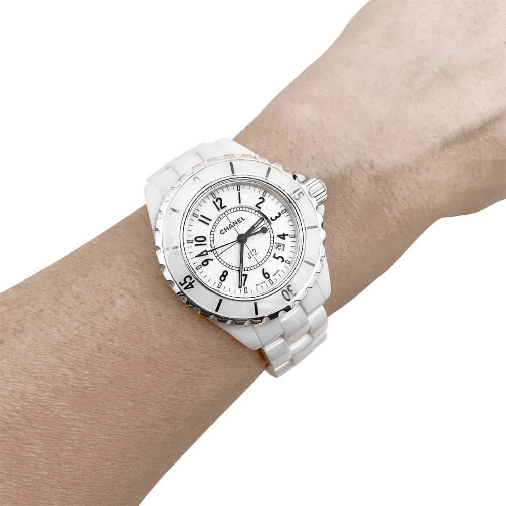 Montre CHANEL, "J12", céramique blanche. 6