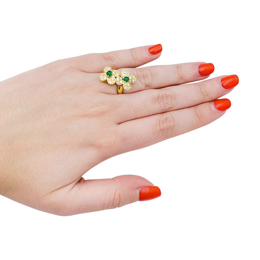 Bague Van Cleef & Arpels, "Fleurette", en or jaune, diamants et émeraudes. 6