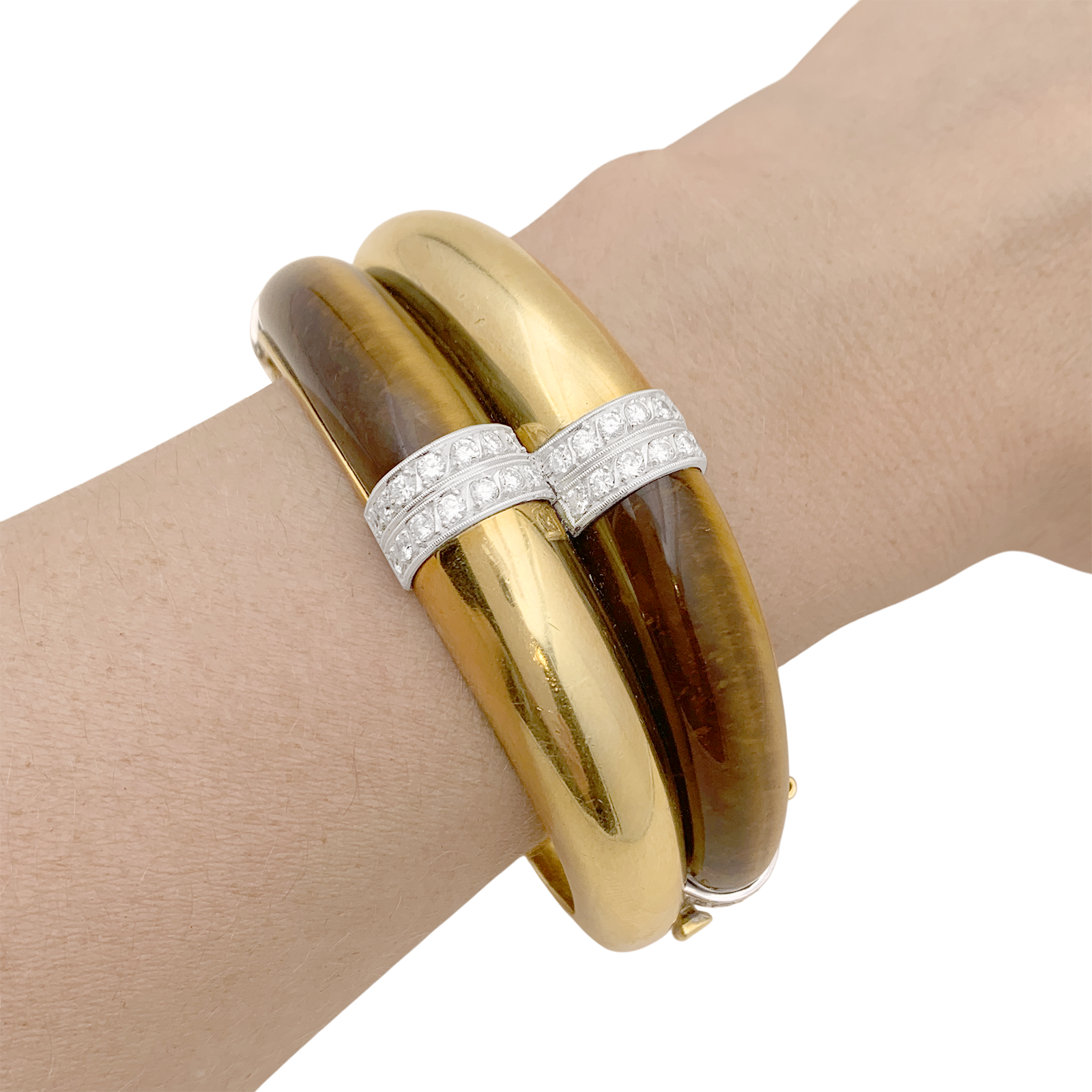 Bracelet ouvrant, or jaune, oeil de tigre et diamants. 5