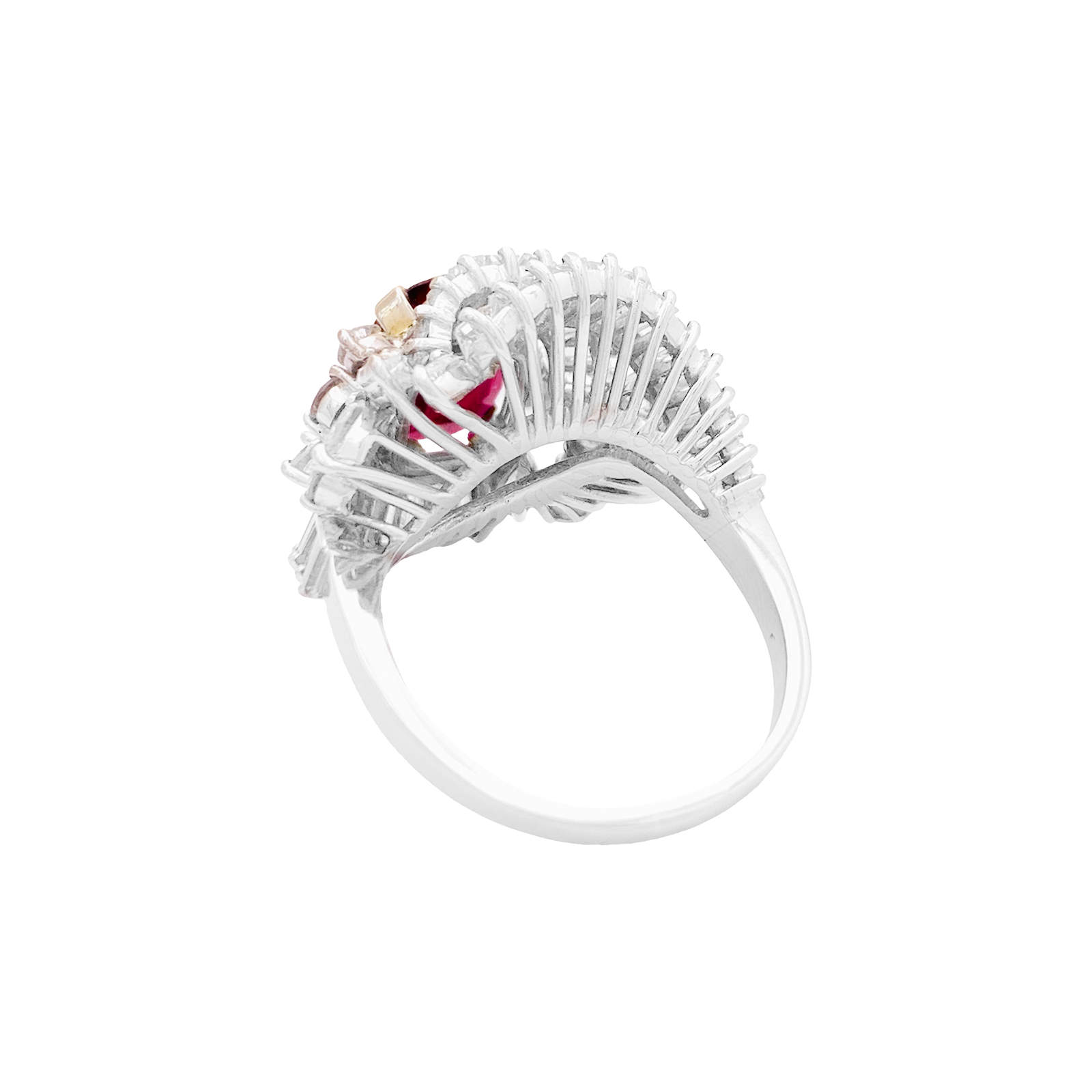 Bague jupe rubis, diamants, platine. 5