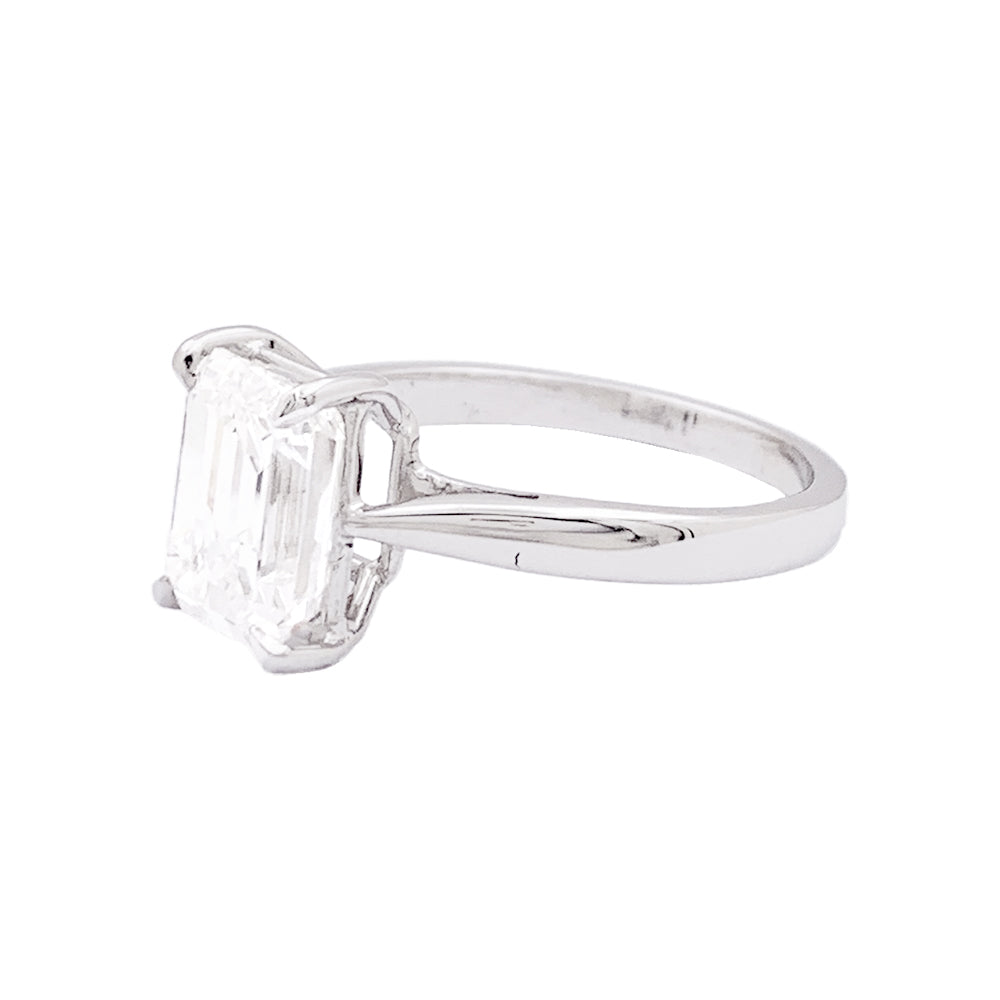 Bague taille émeraude, or blanc. 3
