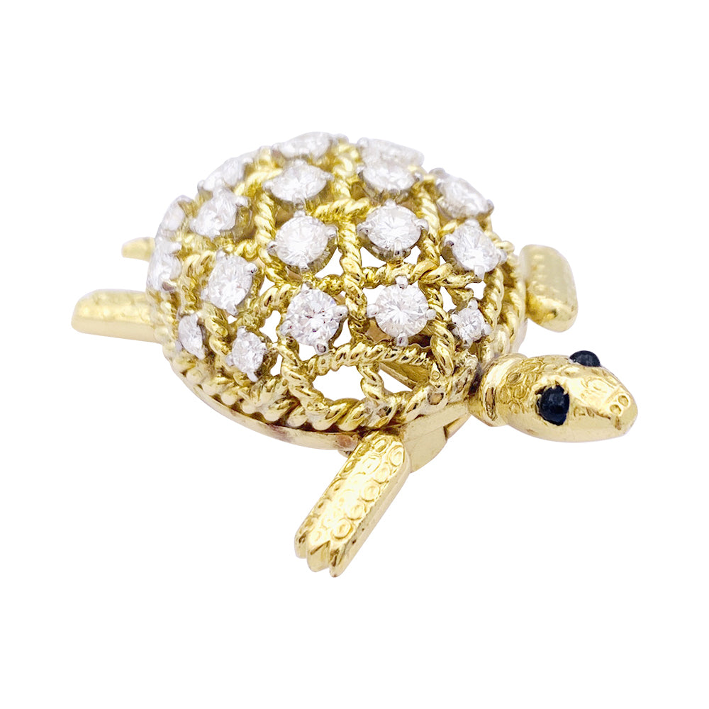 Broche Cartier vintage, "Tortue", or jaune et diamants. 1