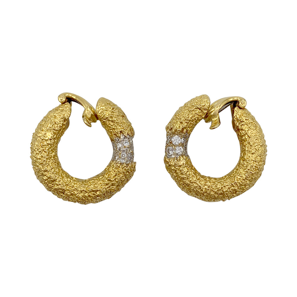 Boucles d'oreilles M.Gérard en or jaune et diamants. 4