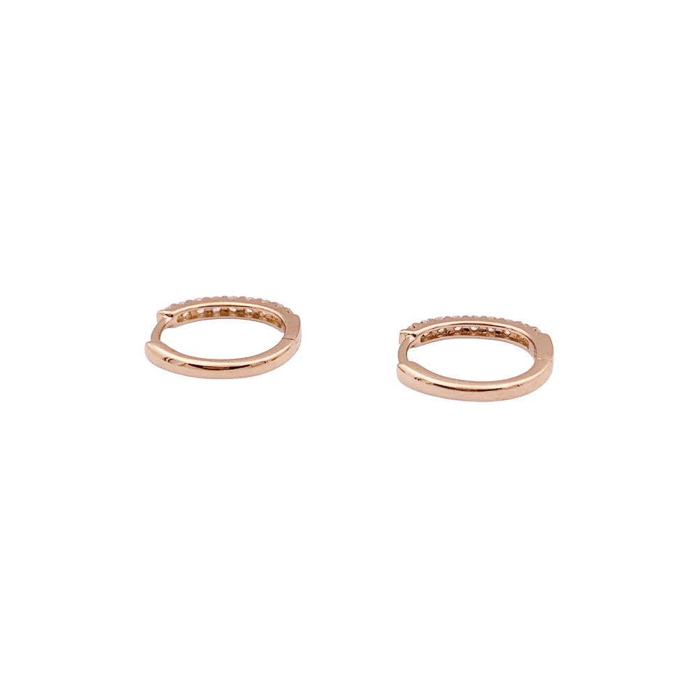 Paire de petites créoles en or rose, diamants. 3