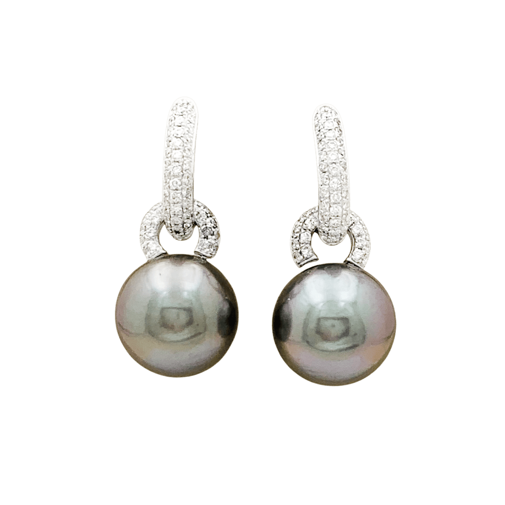 Boucles d'oreilles perles de Tahiti et diamants. 1