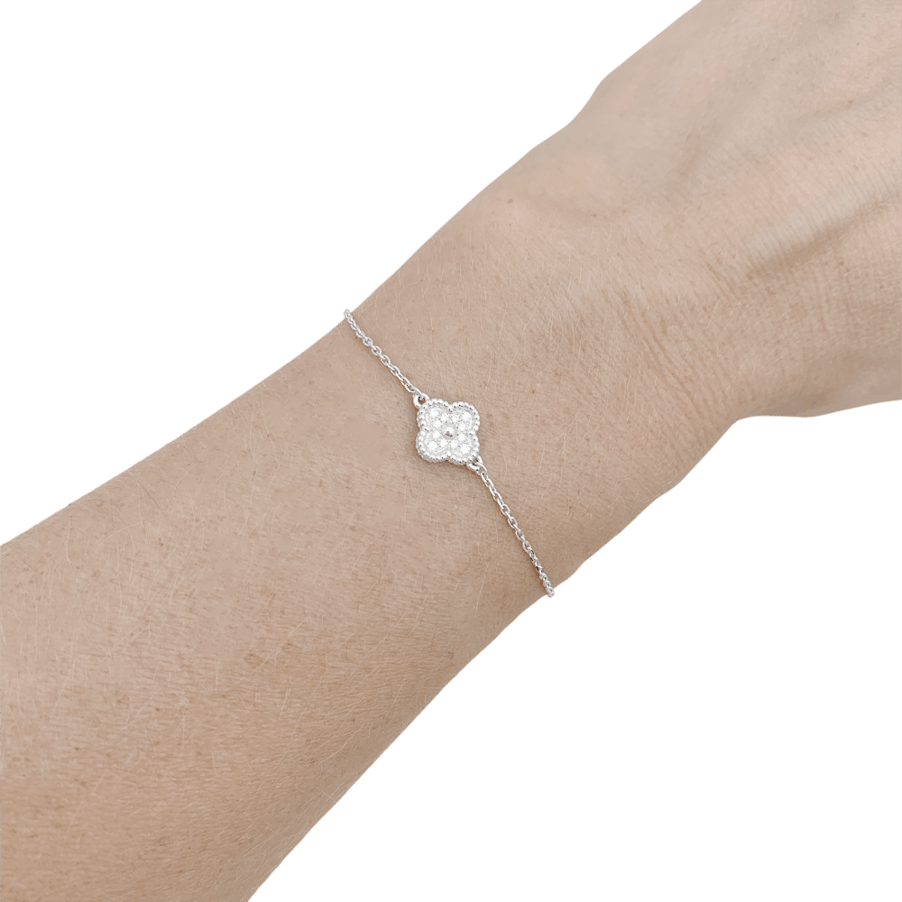 Bracelet Van Cleef & Arpels, "Sweet Alhambra", or blanc, diamants. 6