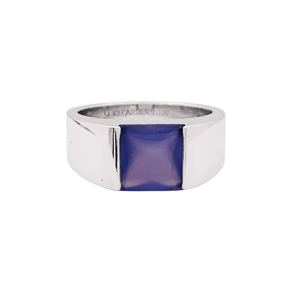 Bague CARTIER Tank, or blanc, calcédoine. 1