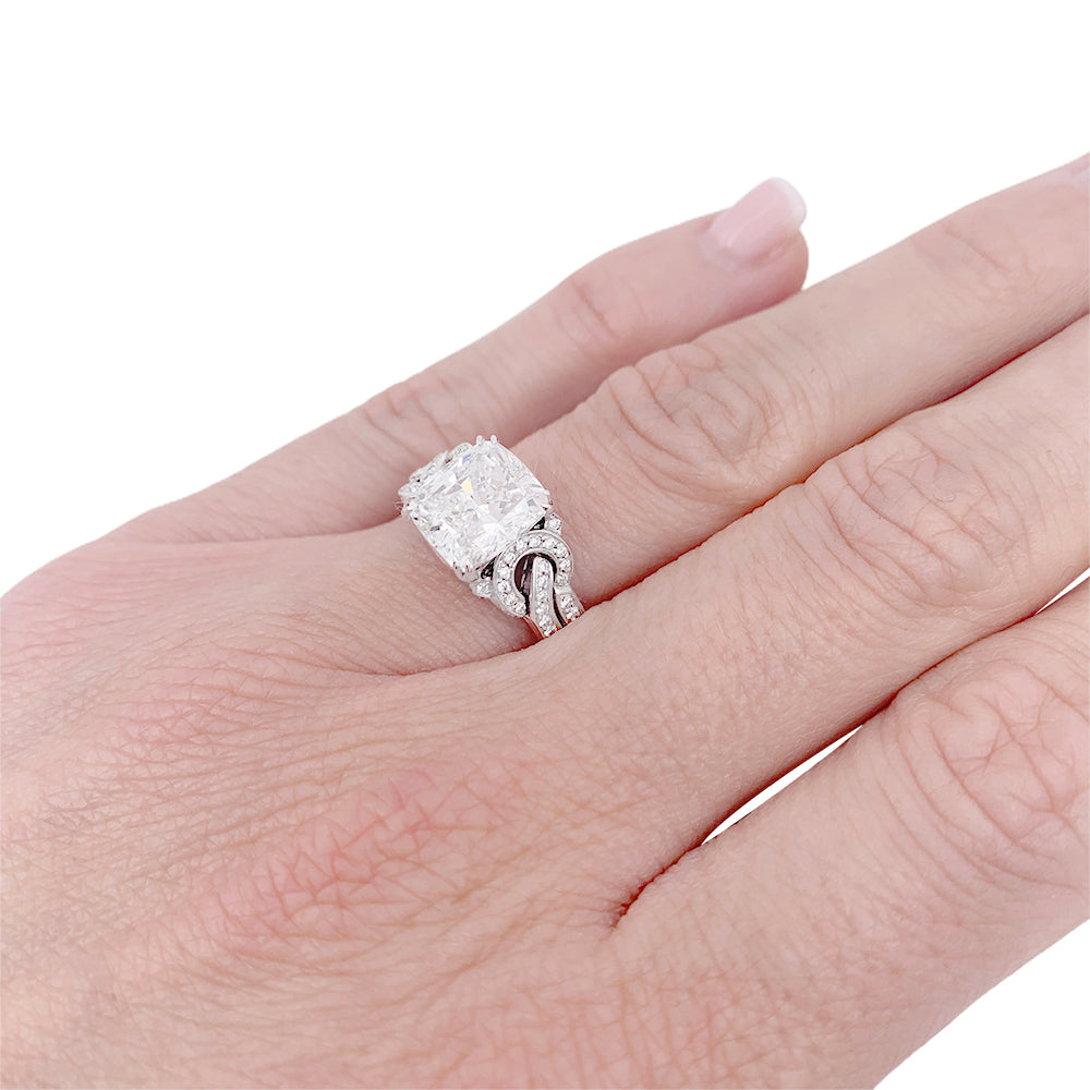 Bague Mauboussin, "Subtil Message", or blanc, diamant coussin. 6