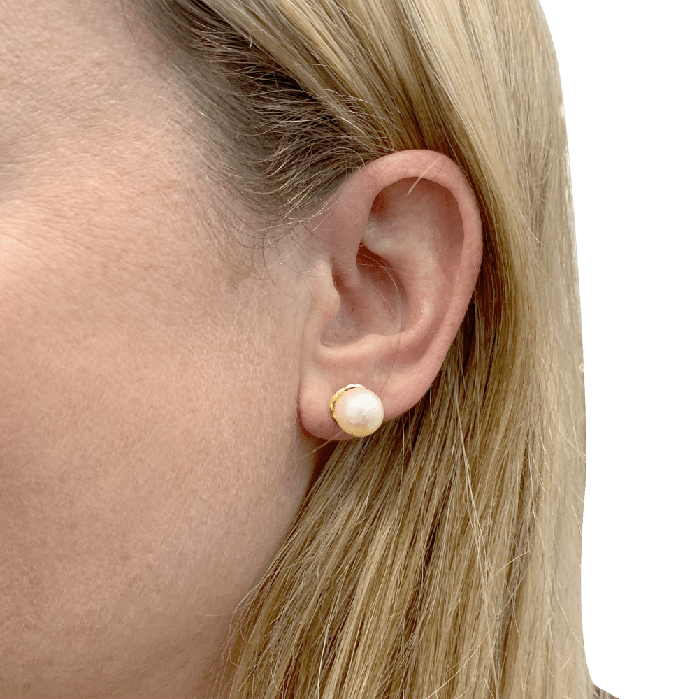 Boucles d'oreilles or jaune et perles. 6