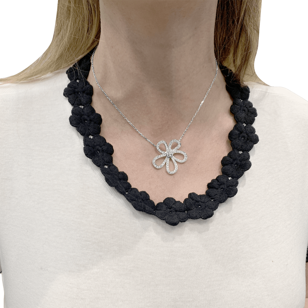 Collier Van Cleef & Arpels, "Flowerlace", or blanc, diamants. 6